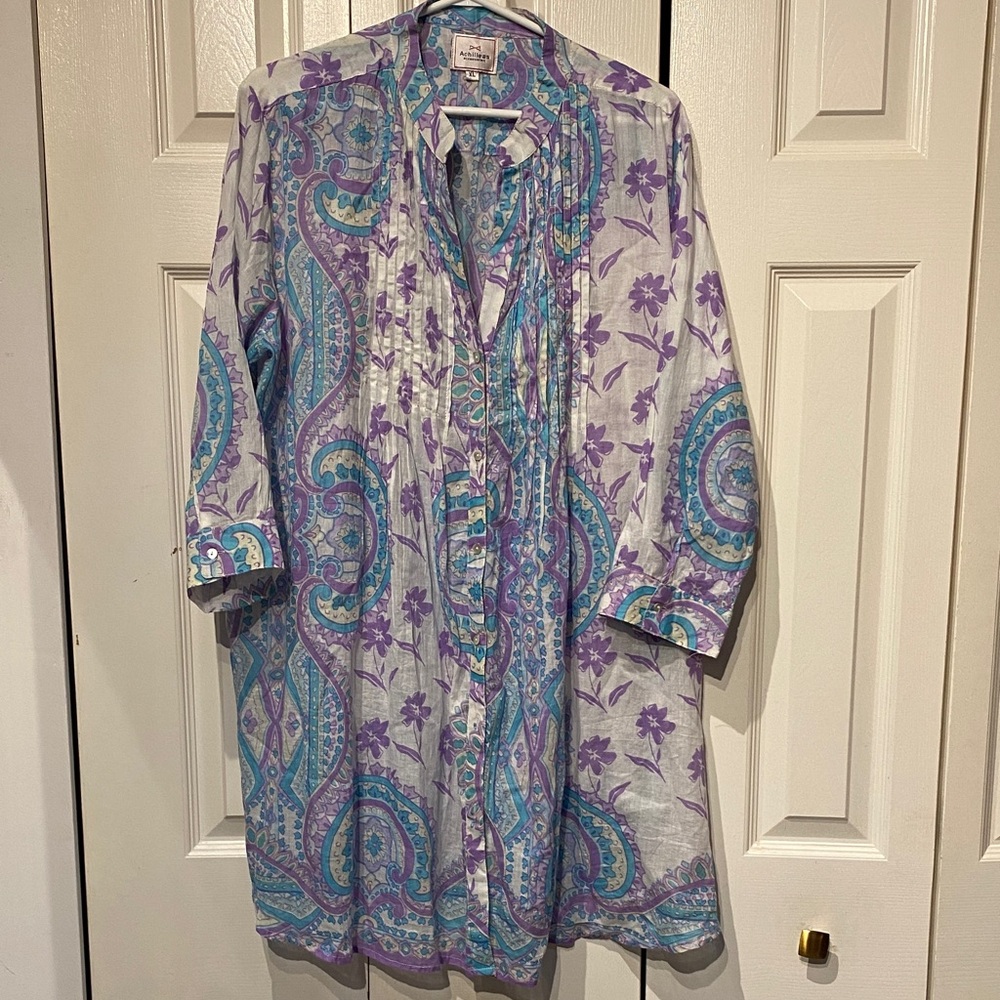 Lightweight tunic style button up printed top - Sz XL